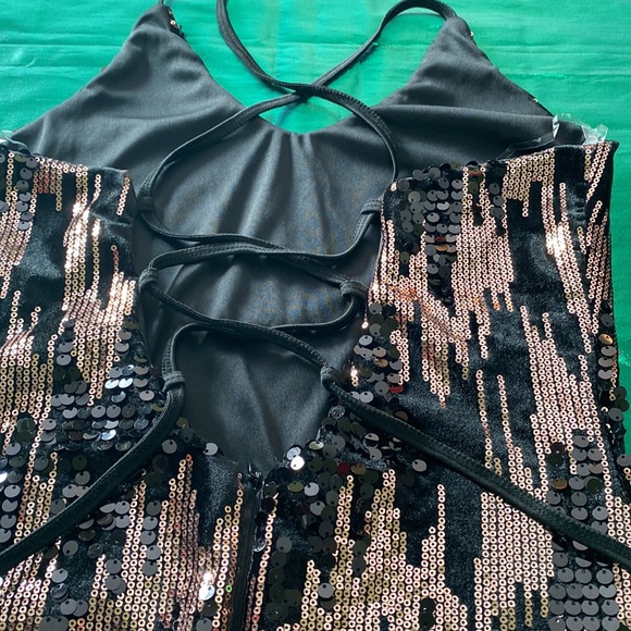 Beautiful party dress - Picture 5 of 11